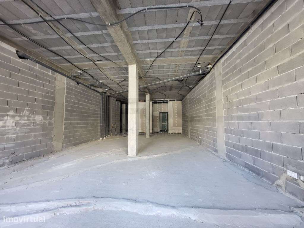 Loja para arredamento - Aveiro - avenida principal !!! - Grande imagem: 3/11