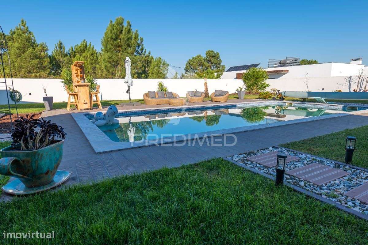 Moradia de Luxo, T4 com Piscina na Vila Alegre, Fernão Ferro - Grande imagem: 2/36
