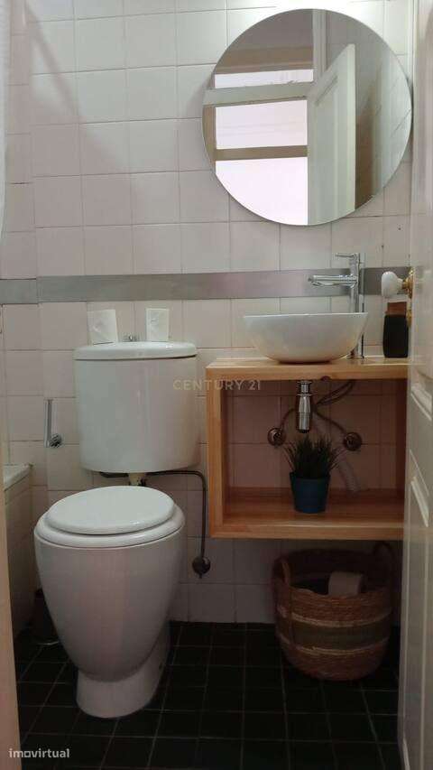 Apartamento T2 , na Rua da Aliança Operária  em Alcântara .-12