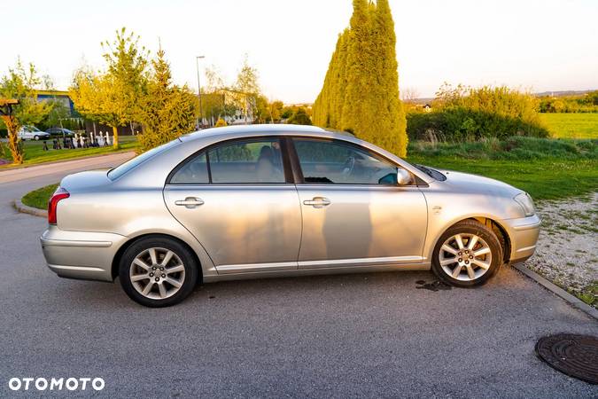 Toyota Avensis 2.0 D-4D Prestige - 8