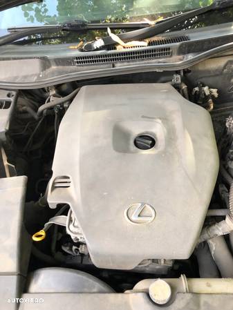 Dezmembrez Lexus IS 220D - 11