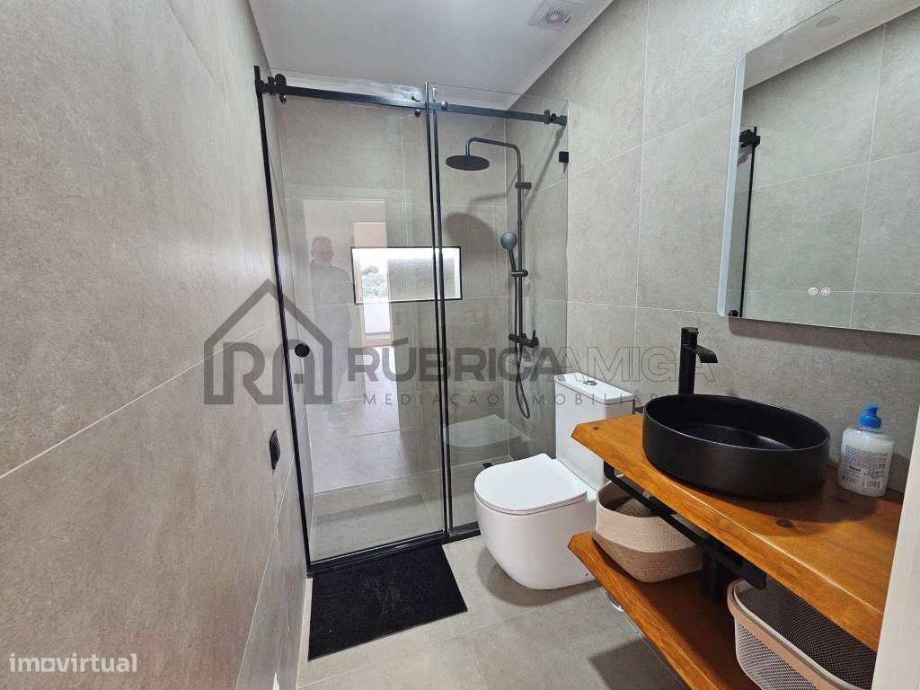 T3 renovado na zona de Betunes em Loulé-20