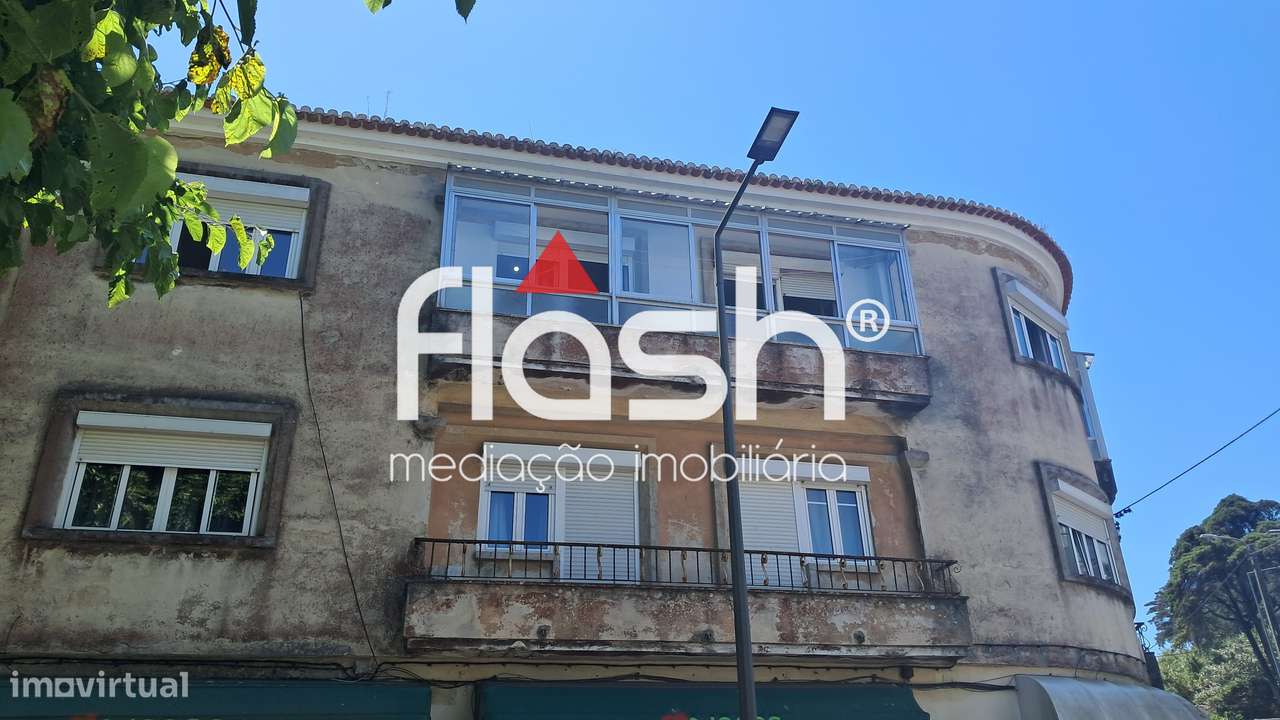 Apartamento T4 nas Mercês-35