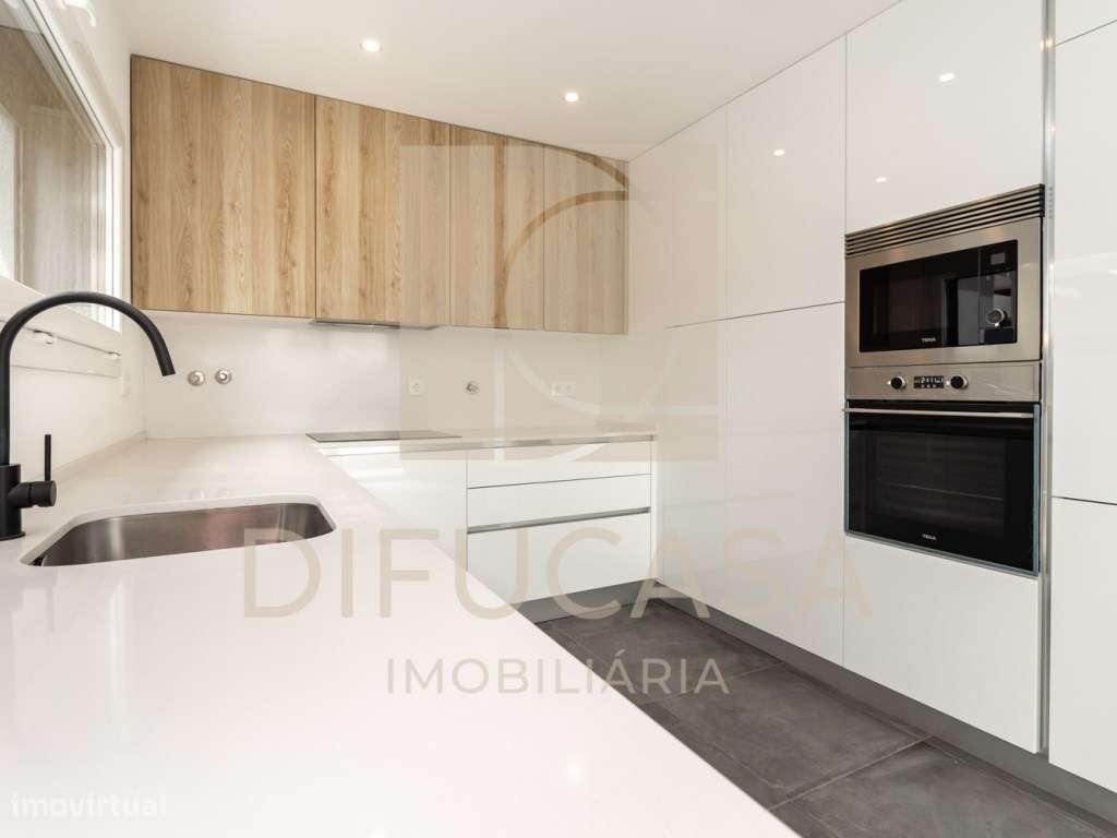 R268 Moradia Duplex - Localizada no centro de Fernão Ferro - Grande imagem: 5/40