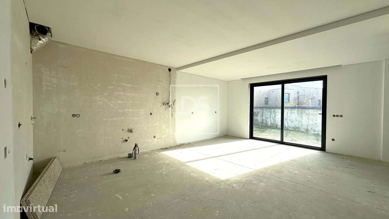 Moradia T3 isolada com vista rio em Amarante.-11