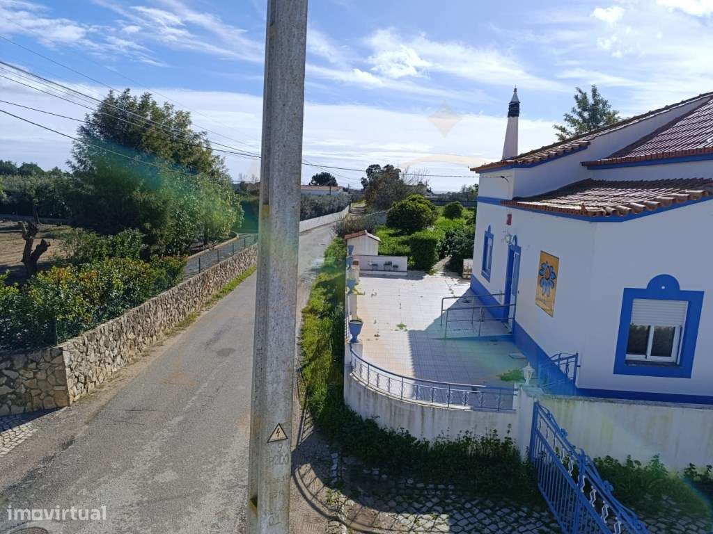 Moradia térrea T3 com terreno, privacidade e charme rústico, perto ...-40