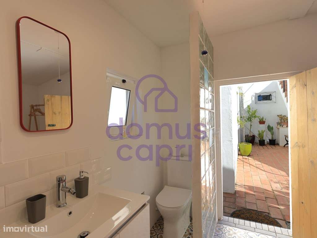 Moradia T2+1 com Garagem e Quintal em Olhão-22