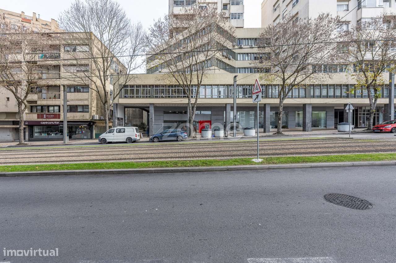 Escritório com 43m2 na Av. da República no centro de Gaia - Grande imagem: 2/28
