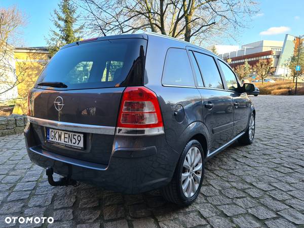 Opel Zafira 1.8 Cosmo - 7