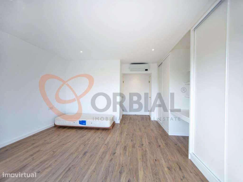 Moradia para venda em Albufeira com 6 quartos e piscina-59