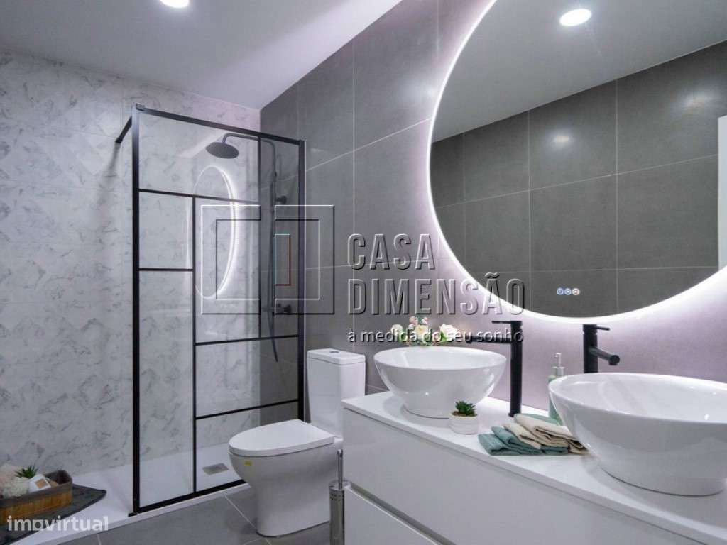 Apartamento de tipologia T3 com varanda, mobilado e equipado em Ben...-49