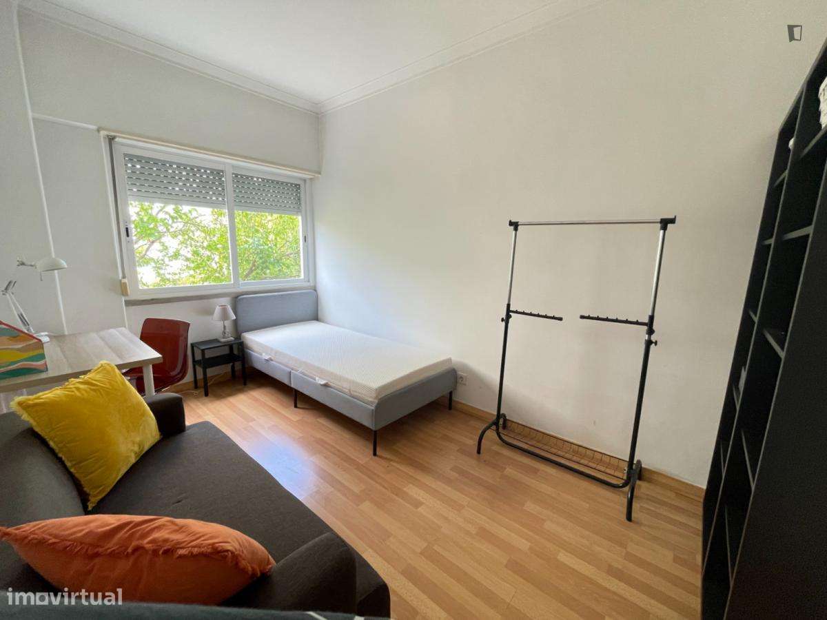Quarto - localizado em Benfica Lisbon - Grande imagem: 4/10