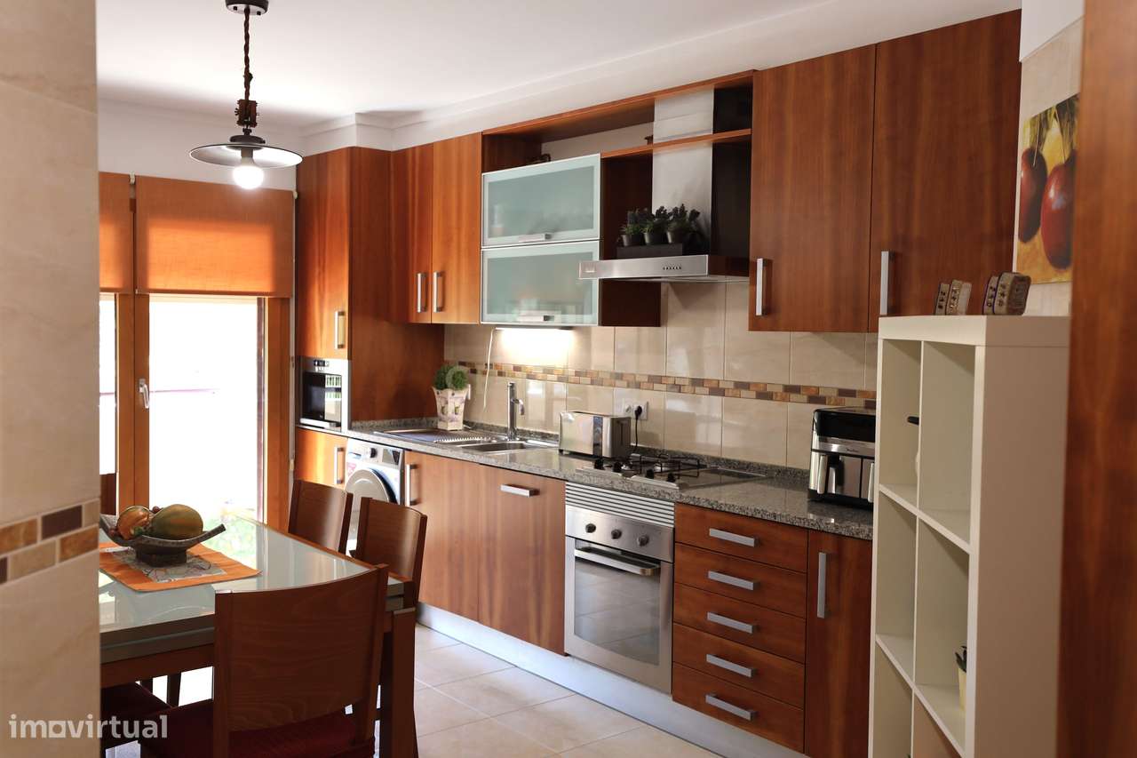 Apartamento T3  || Box 3 viaturas-13