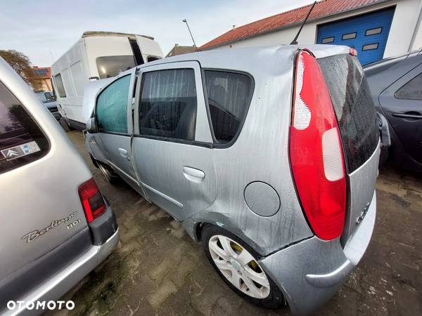 Mitsubishi Colt na części 1,4 benzyna - 6