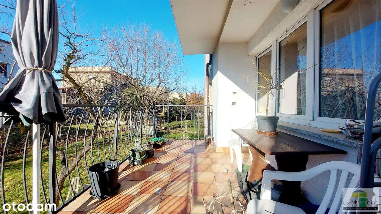 Wolnostojący dom w spokojnej lokalizacji-16