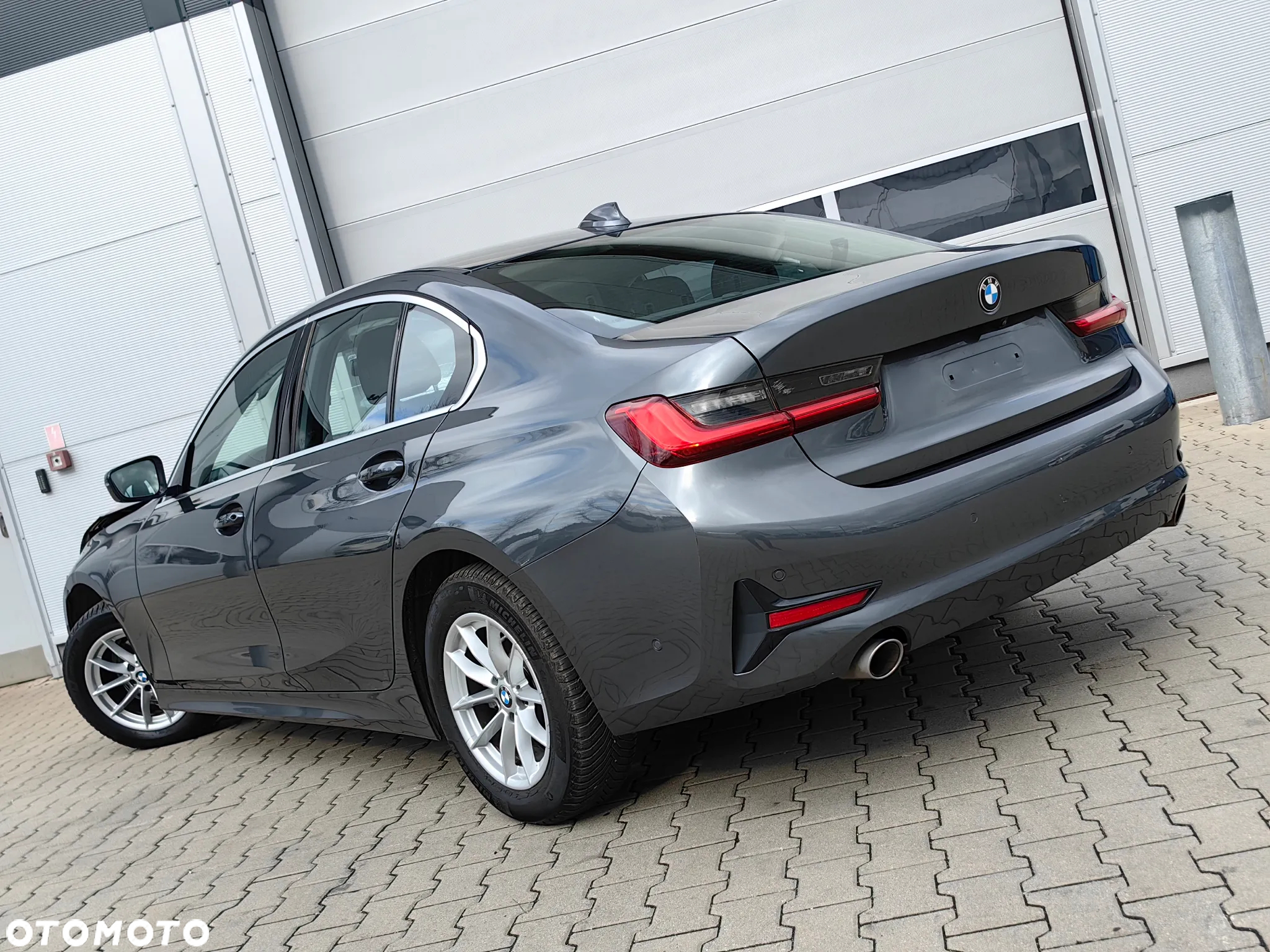 BMW Seria 3 318d Sport Line - 2