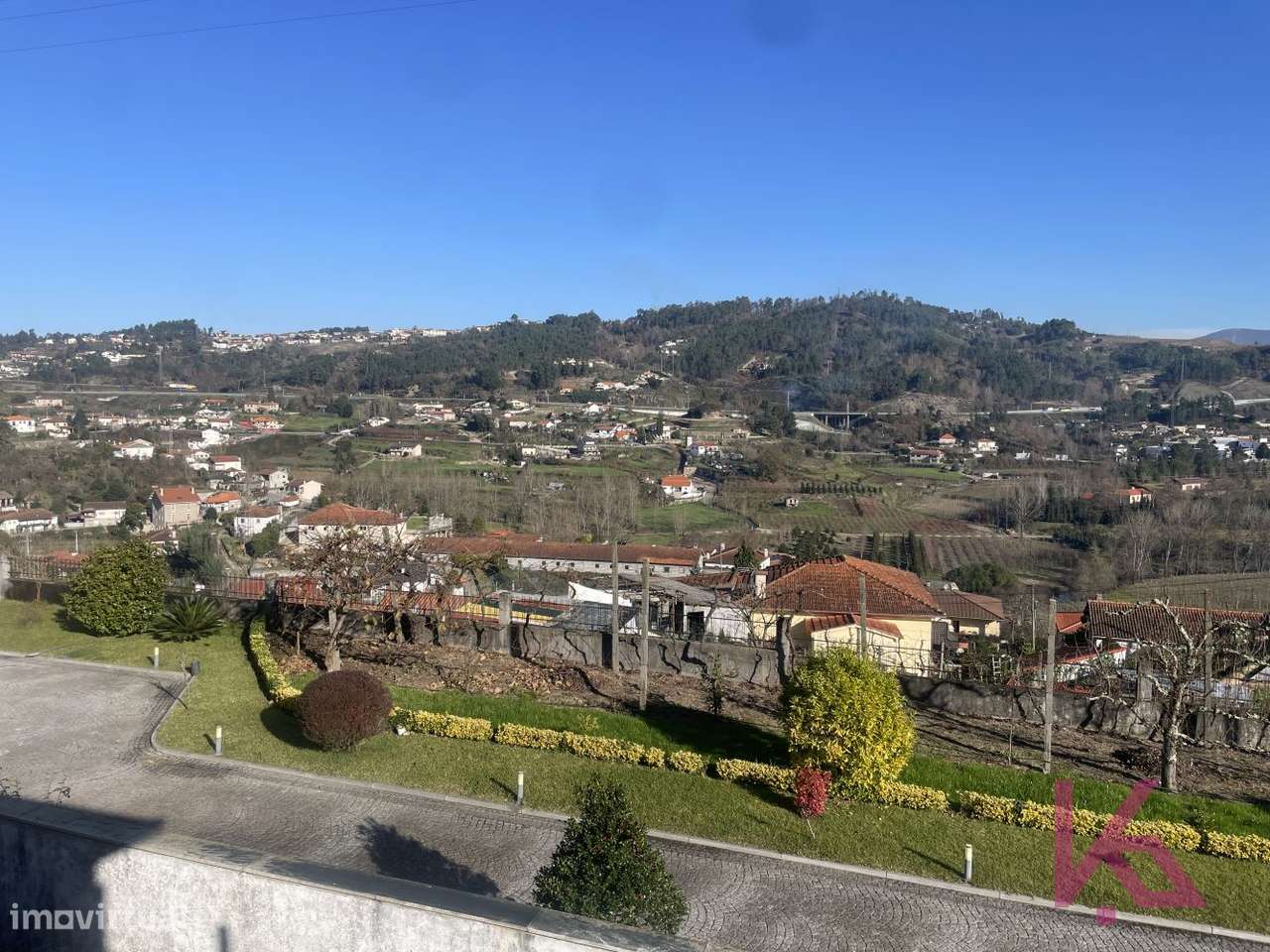 MORADIA T4 com Armazém-16