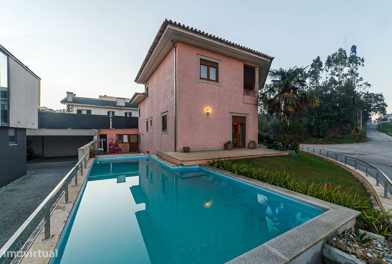 Moradia T3 com piscina em Fiães, Santa Maria da Feira-49