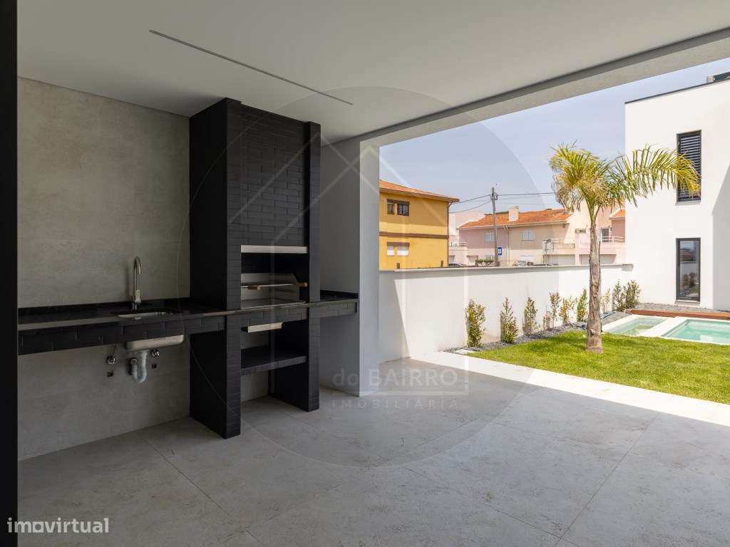 Moradia T4 com Piscina, design moderno, em Vila Nova de Gaia-44