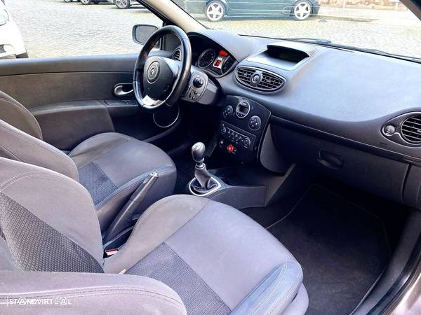 Renault Clio 2.0 16V Sport - 21