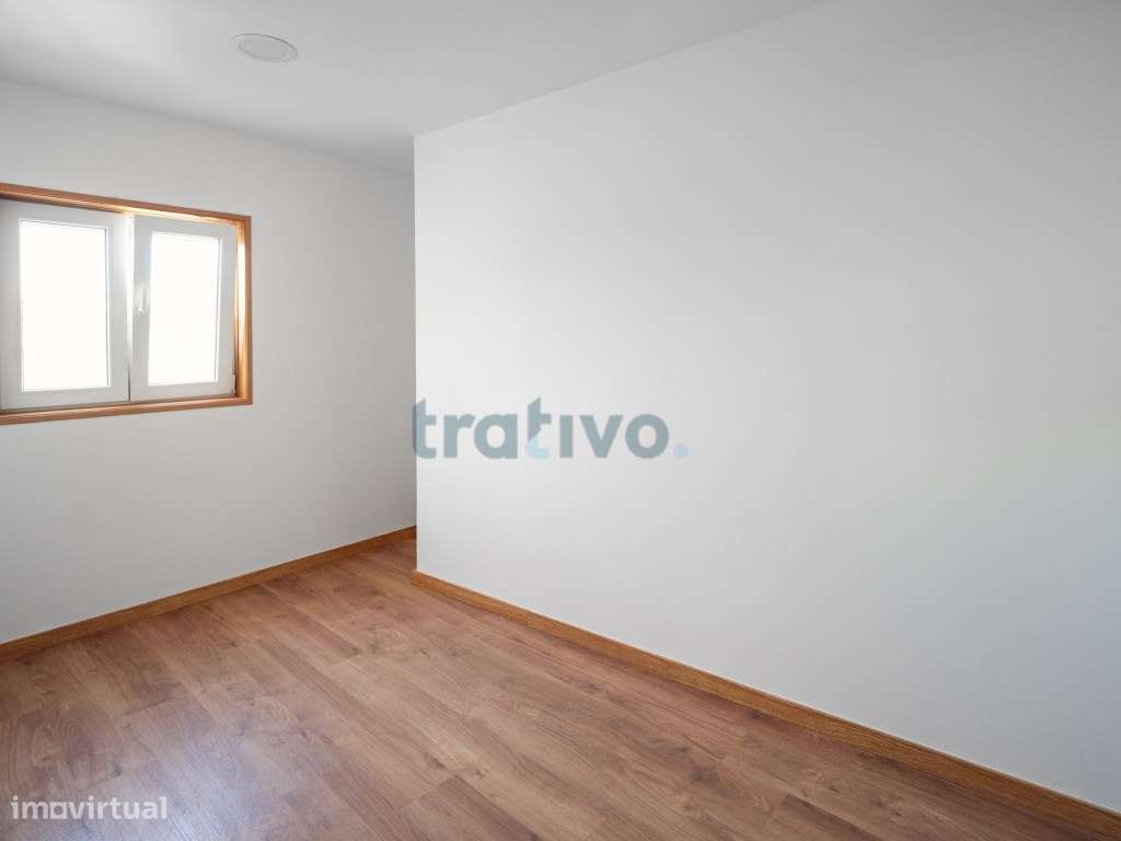 Moradia T2 Totalmente Reabilitada | Zona exterior com 45 m² | Santa...-5
