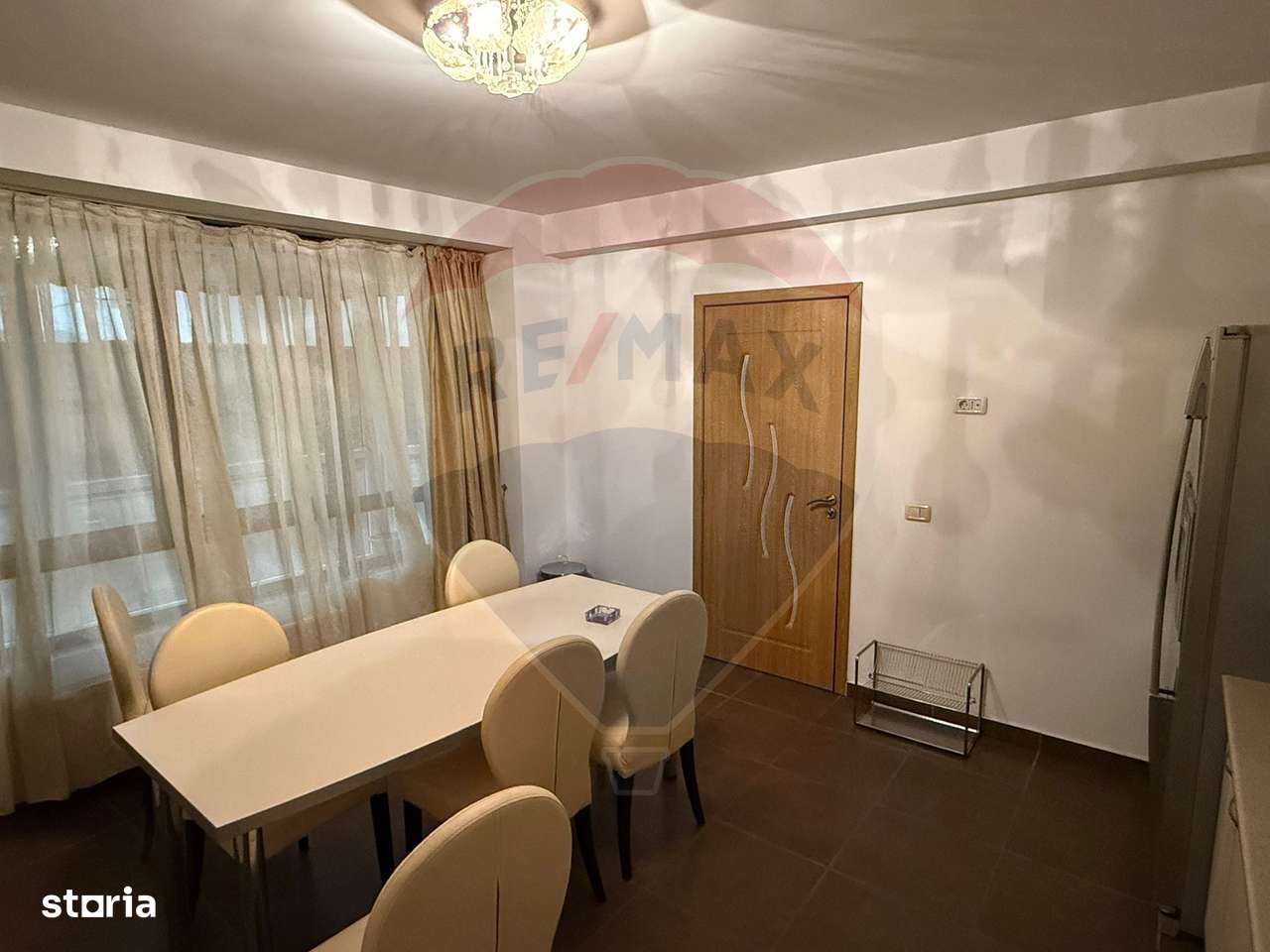 VANZARE Apartament cu 3 camere in zona Voluntari-9