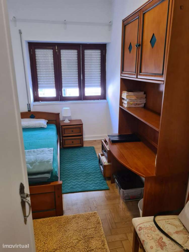 Quarto - localizado em  Coimbra - Grande imagem: 3/7