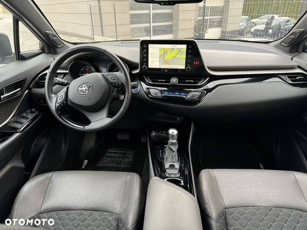 Toyota C-HR Hybrid Style Selection - 18