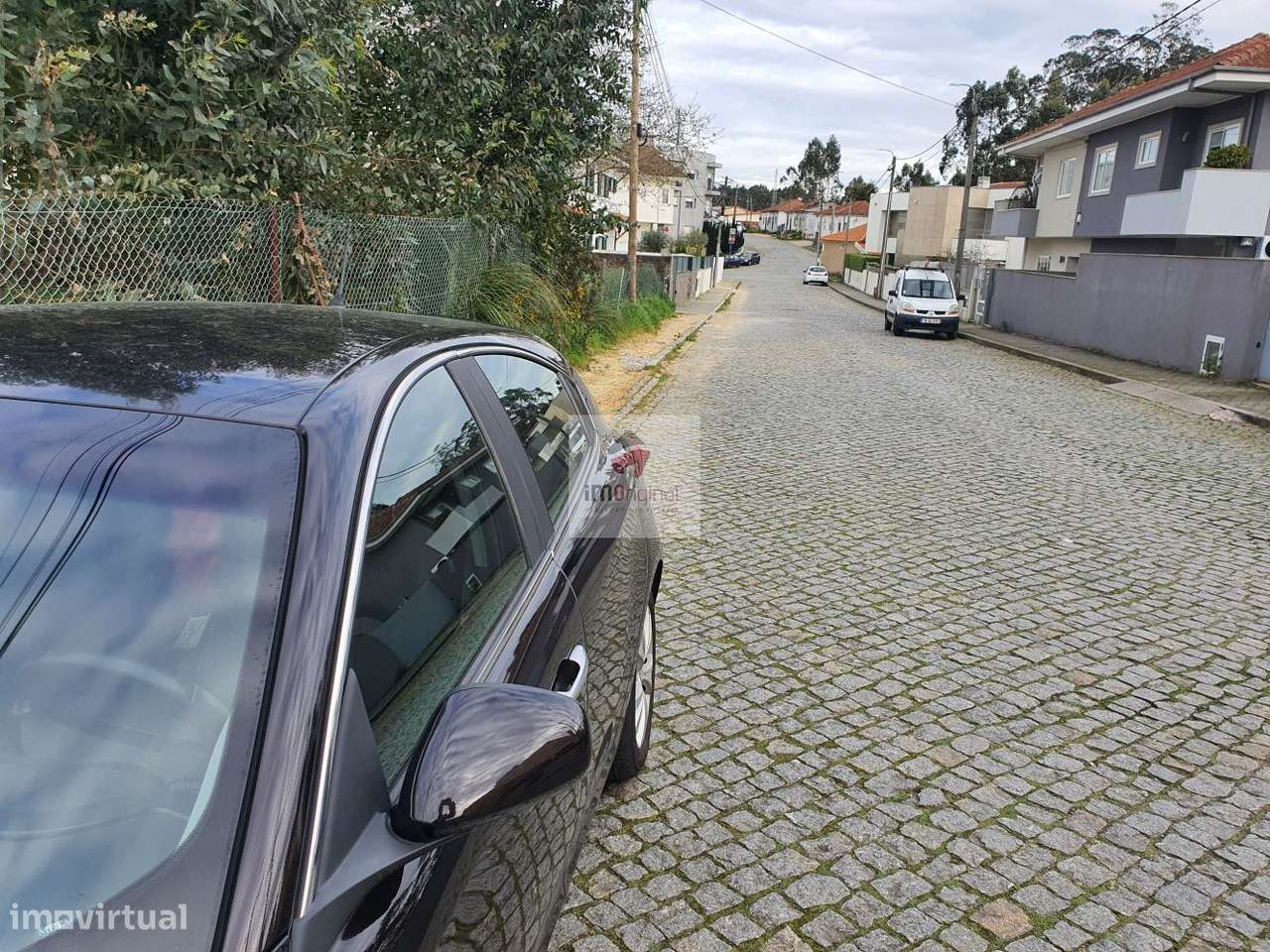 Lote com 600 m2 para moradia 4 frentes, a 6 min. da praia-16