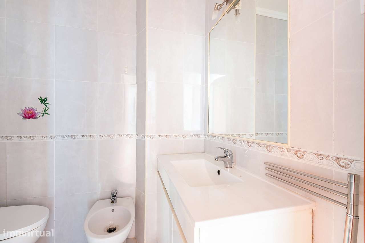 Apartamento T2, Amadora-11