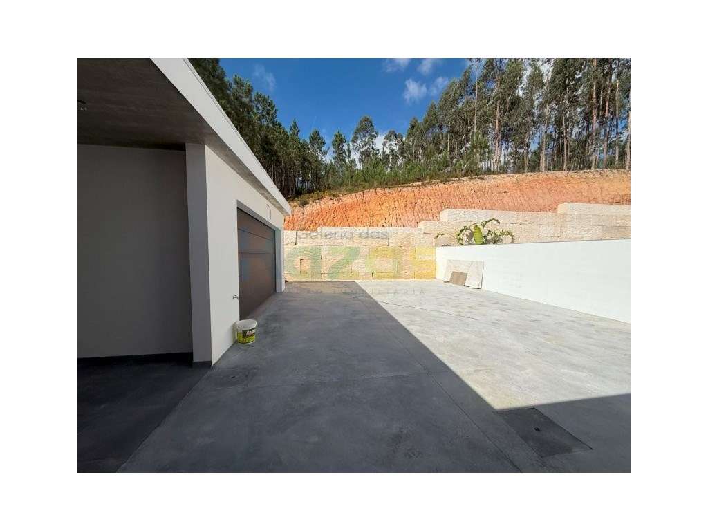 Moradia Individual, Térrea T3+1, em fase final de Construção.-18