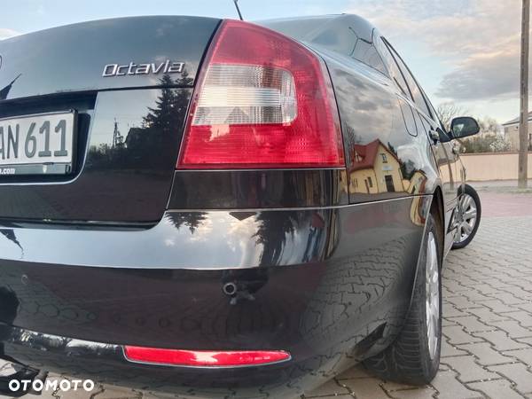 Skoda Octavia 1.6 Ambiente - 4