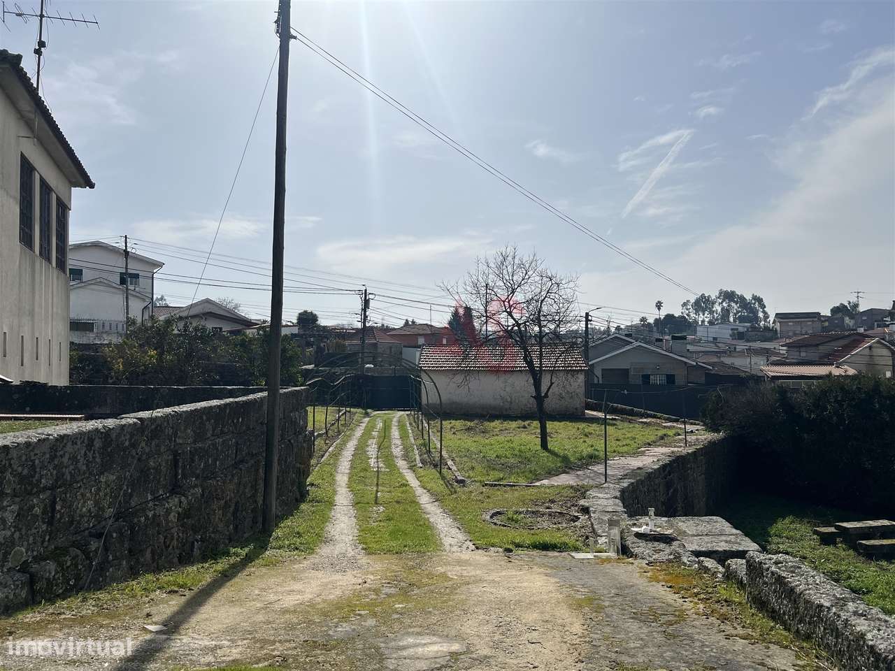 Moradia T4 com Piscina e Terreno de 2.407m² | Raimonda, Paços de Ferre-14