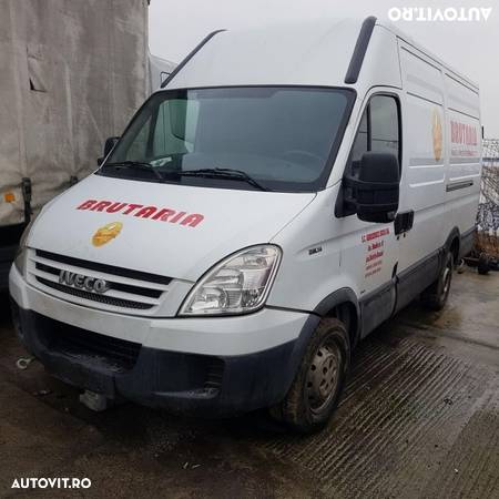 Dezmembrez Iveco Daily 2008 2.3jtd AUTOMAT - 1