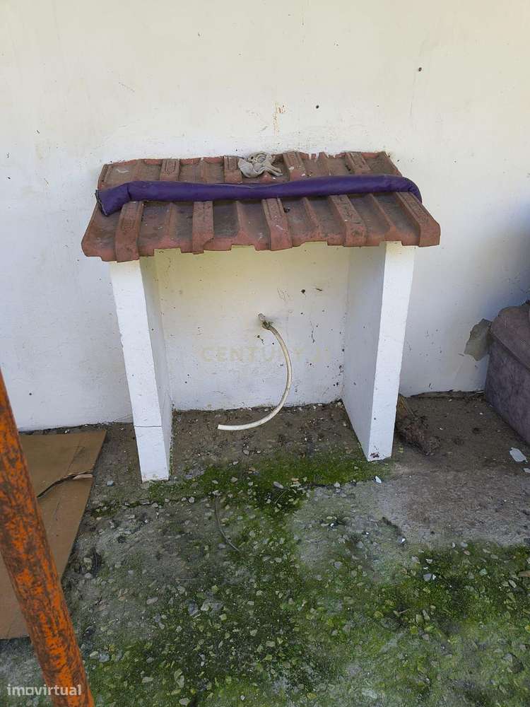 Moradia T2 em Alpedriz – Um investimento com múltiplas possibilidades-18