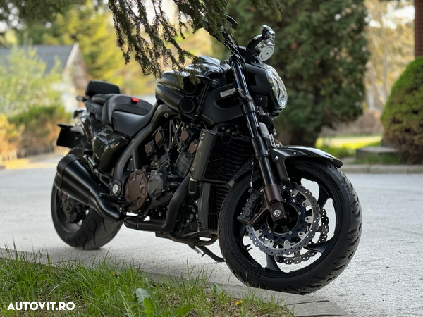 Yamaha V-MAX - 2