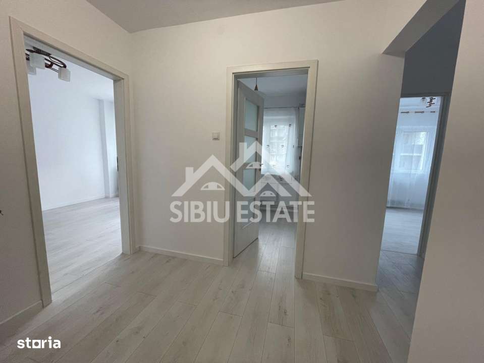 Apartament decomandat cu 2 camere, balcon, etaj 3, recent renovat, -Si - Imagine principală: 4/18