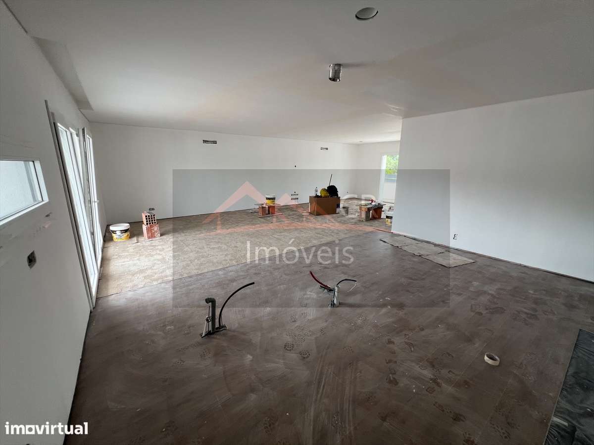 Moradia Isolada Térrea V3 com Piscina -  Quinta do Anjo-15