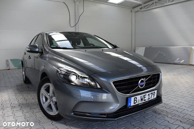 Volvo V40 T2 Momentum - 5