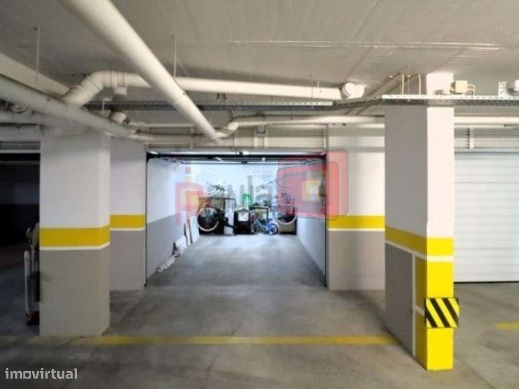 APARTAMENTO T3 COM GARAGEM BOX - MONTIJO-41