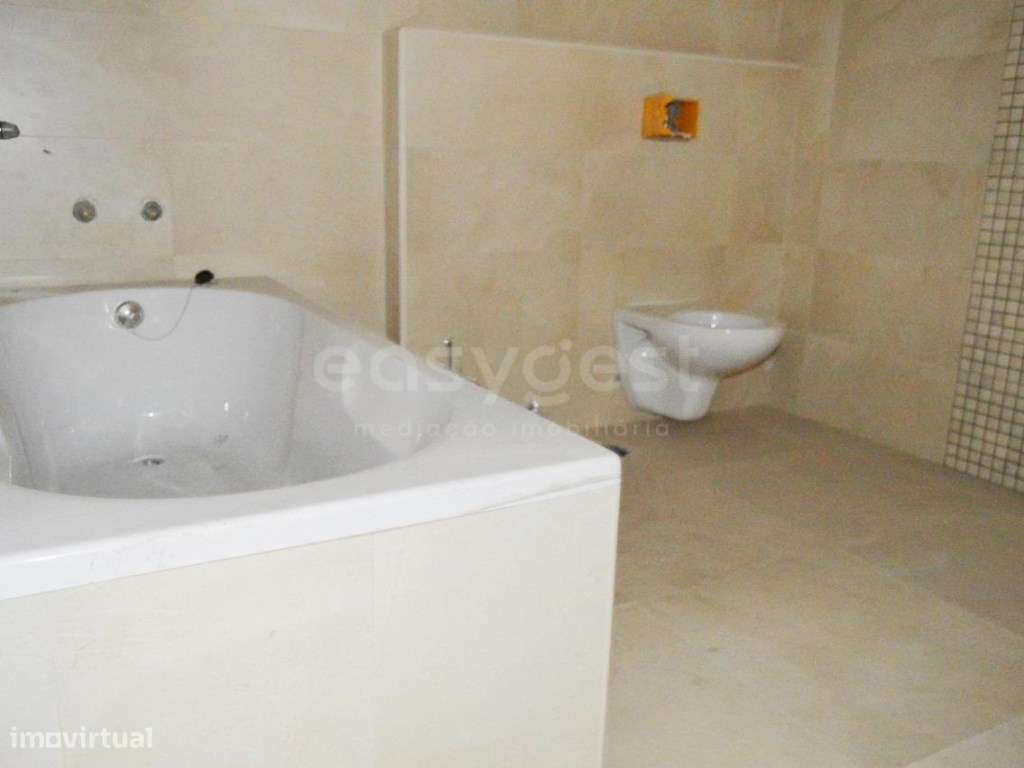 Apartamento em excelente localização na zona alta de Torres Novas - Grande imagem: 4/14