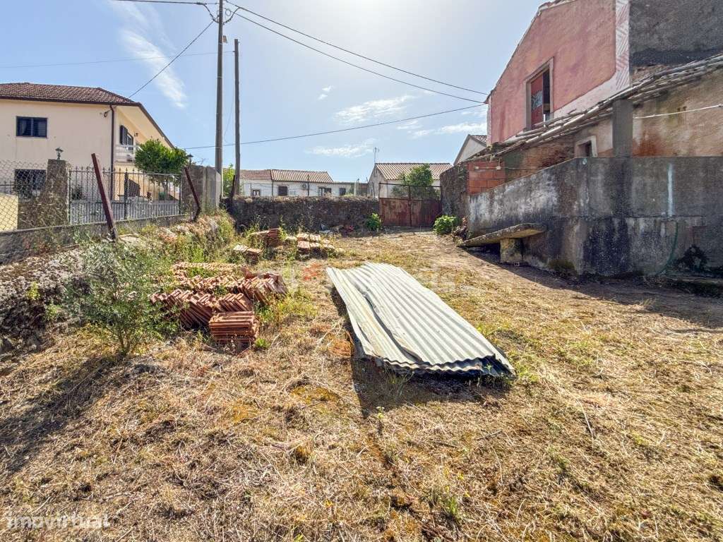 2 Moradias p/ Recuperar c/ Terreno - em Chãos, Ferreira do Zêzere-15