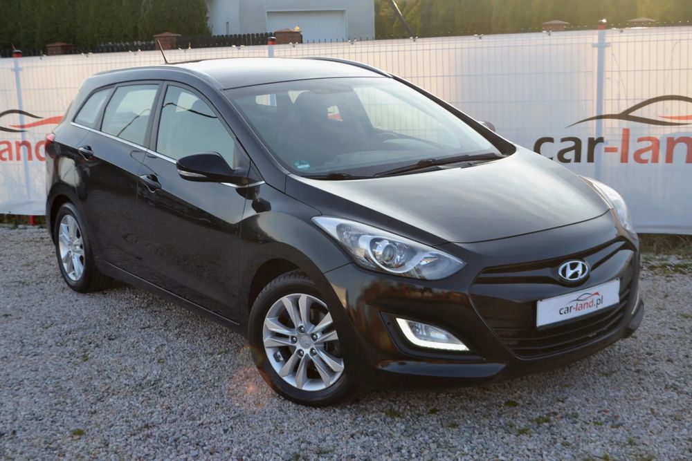 Hyundai i30 II blue 1.6 CRDi Classic Navigation 2013