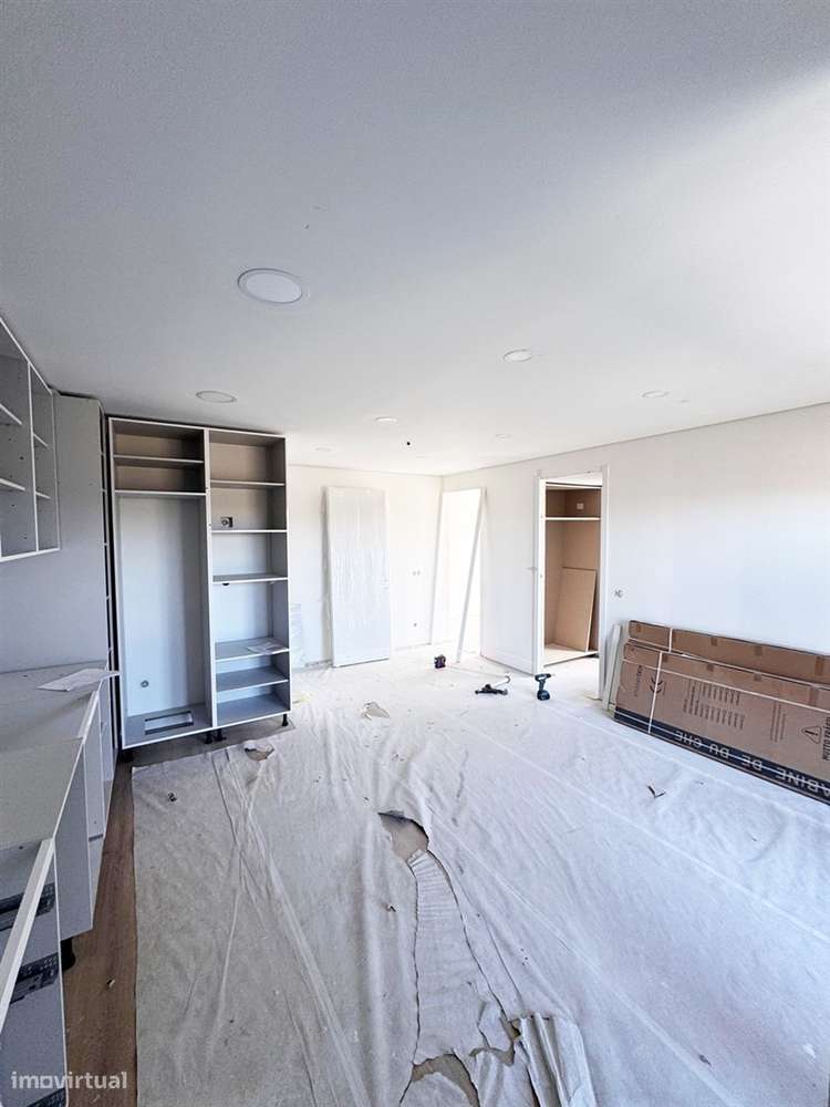 T2 Novo com varanda, garagem -Hospital São João - Universidades-26