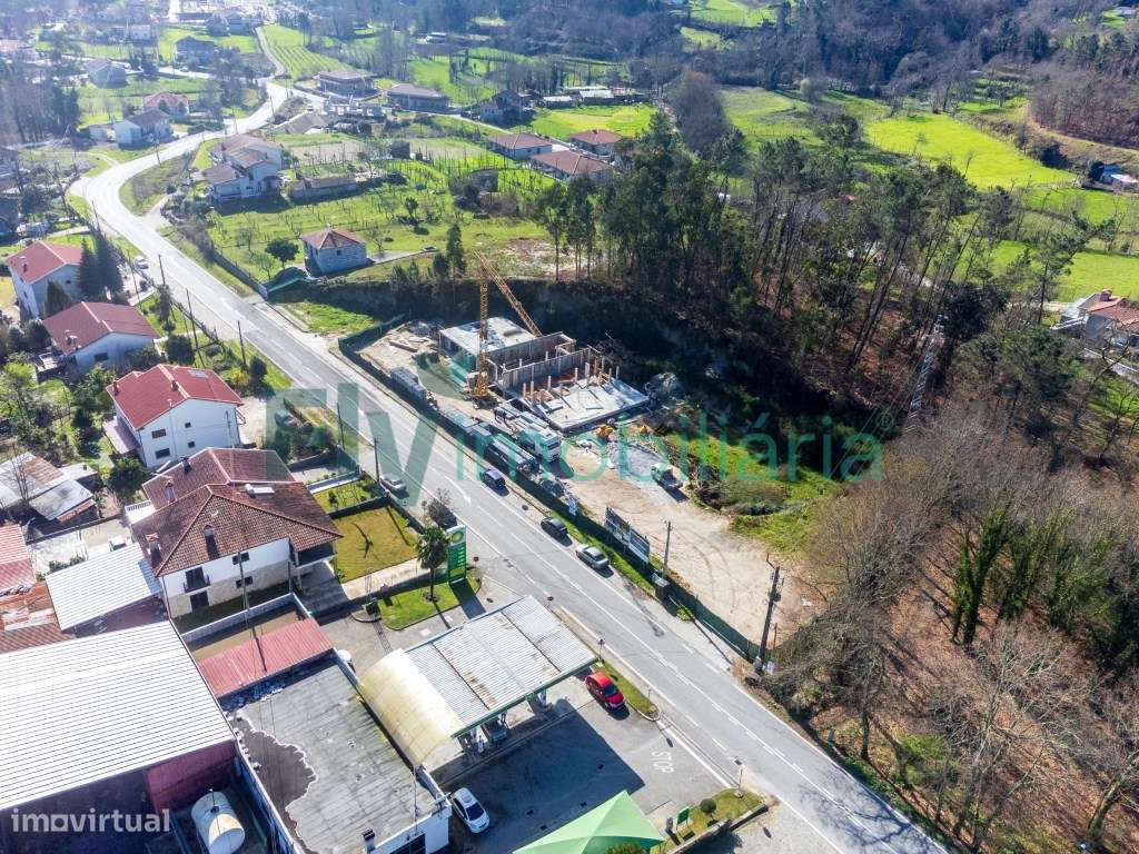 Moradia em Banda T4 em Fafe-10