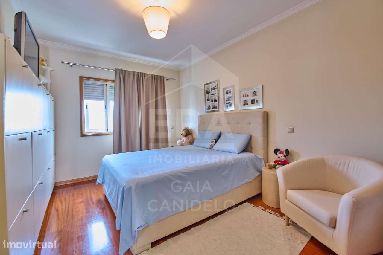 Apartamento T2 em Lavra, a poucos metros da praia-12
