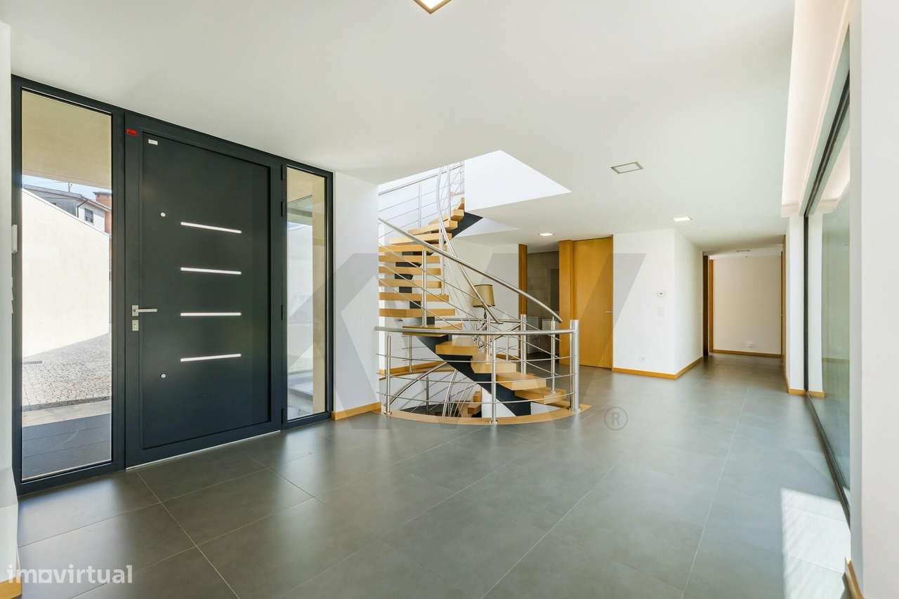 Moradia T4 de Luxo com Piscina em Vilela, Paredes - Elegância e locali - Grande imagem: 4/29