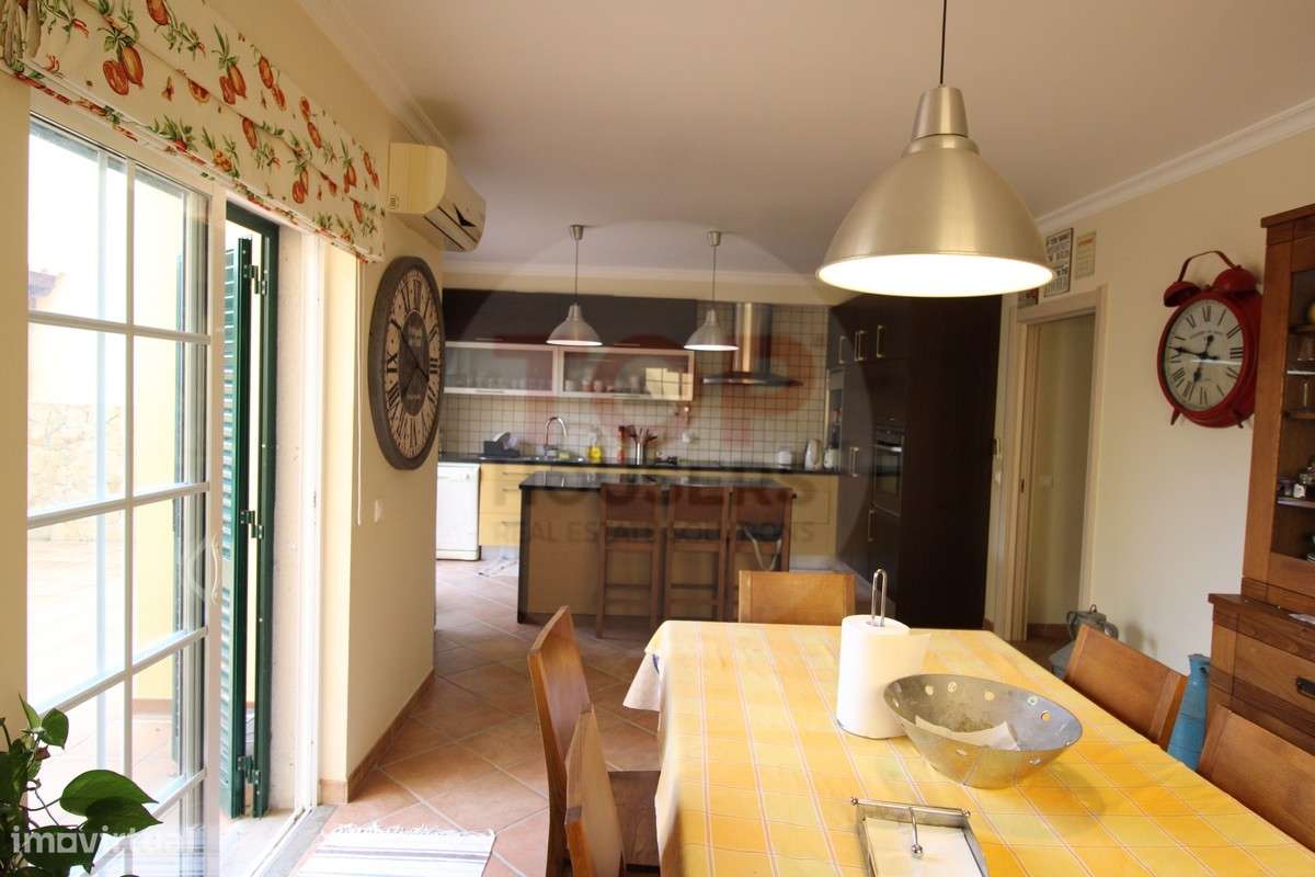 Moradia T3+1 em Olhão com áreas amplas e excelentes funcionalidades - Grande imagem: 5/51