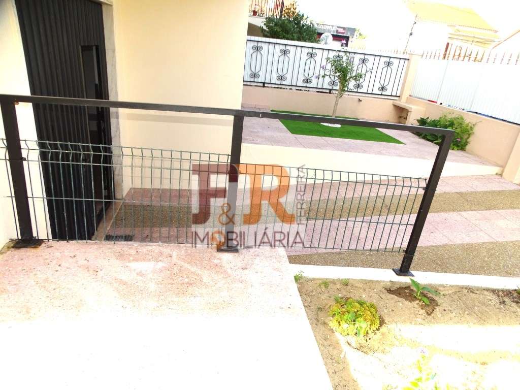 Moradia Duplex T2+1 com sótão aproveitável e Garagem Quinta do Cond...-8