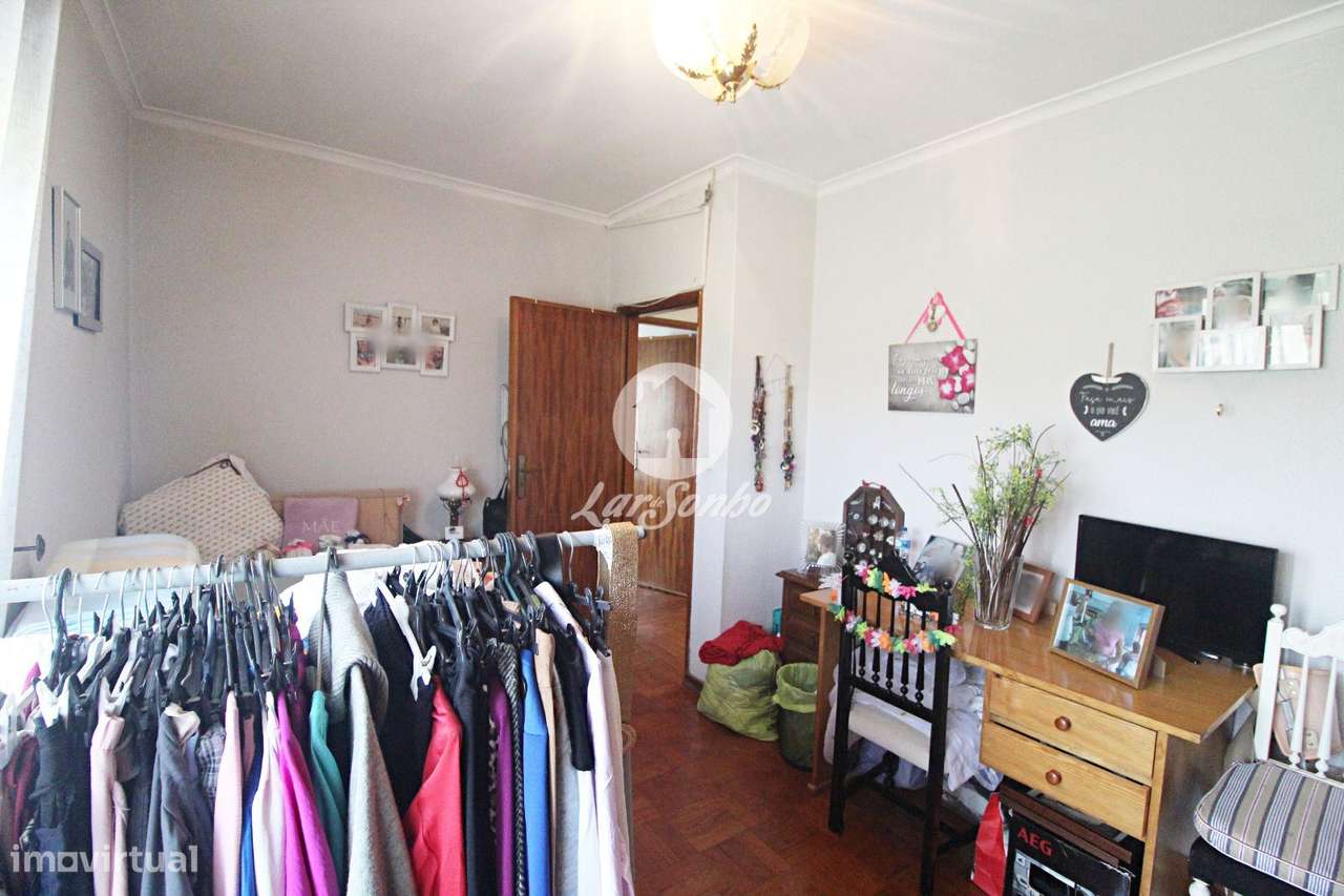 Apartamento T2 junto à Av da Carvalha, Fânzeres, com Excelente Expo...-15